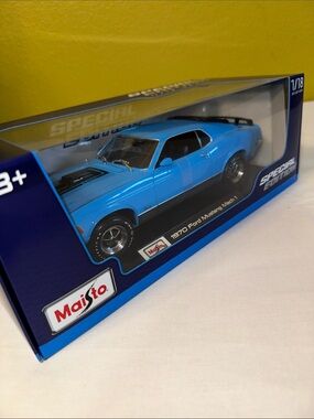 πMaisto Special Edition 1970 Ford Mustang Mach 1 Die-Cast Car - Blue